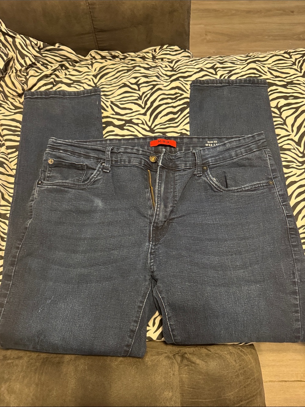 Slim Fit Men's Dark Blue Jeans - Modern Everyday Denim